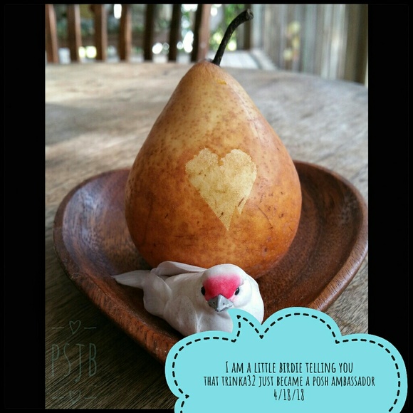 Sharing a Love of Art and Fashion - Picture 8 of 8